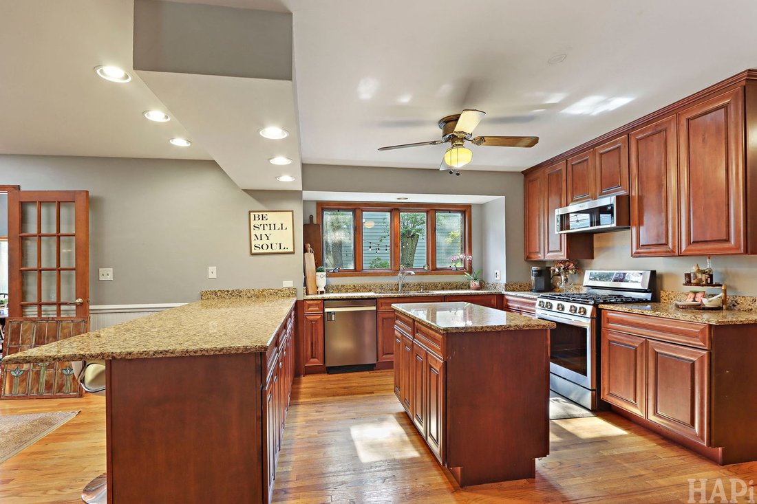 House in Village of Lakewood, Illinois, United States 3 - 18394887