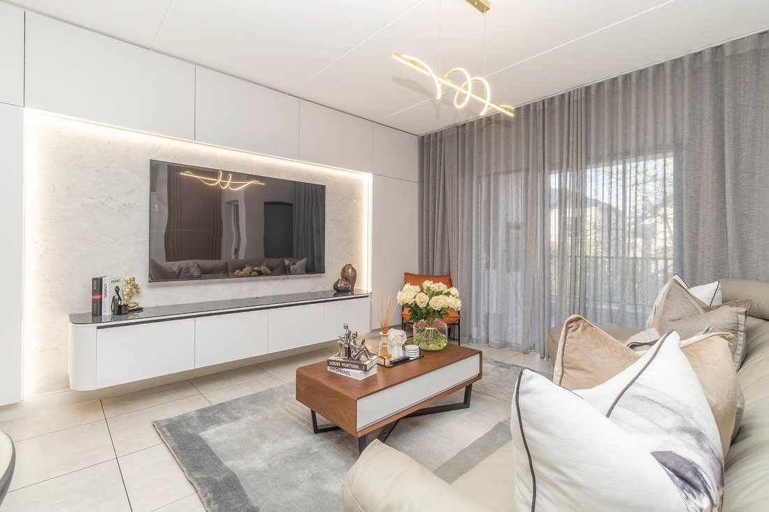 Apartment in Halfway House Estate, Gauteng, South Africa 5 - 18391678