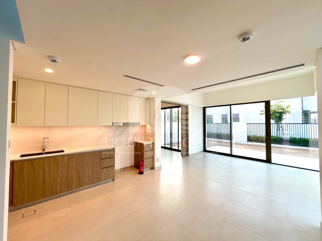 Townhouse in Ud al Bayda, Dubai, United Arab Emirates 2 - 18392650