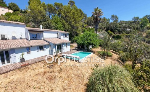 Villa in Bois Fleuri-Chevre d'Or-Saint Philippe, Biot, France 1