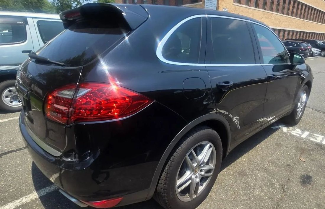 Suv in Newark, NJ, United States 5 - 18397240