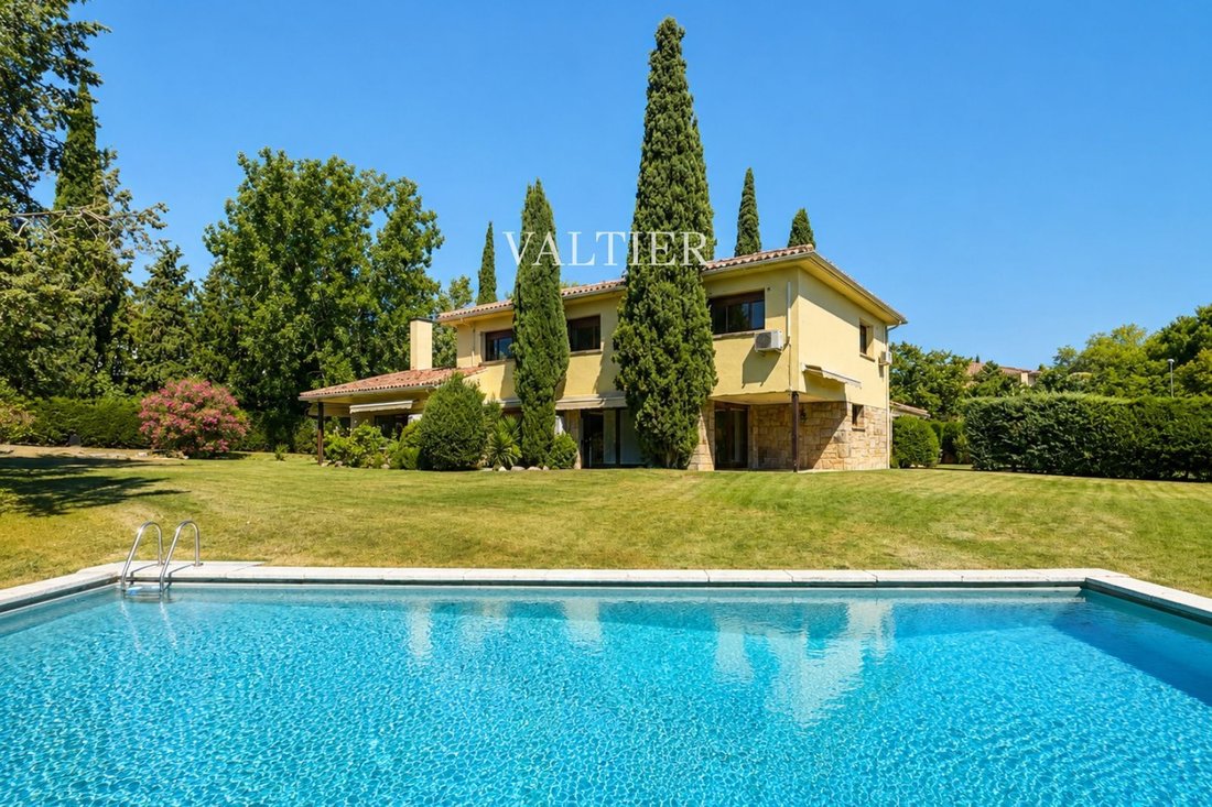 Chalet in Pozuelo de Alarcon, Comunidad de Madrid, Spain 1 - 18394428