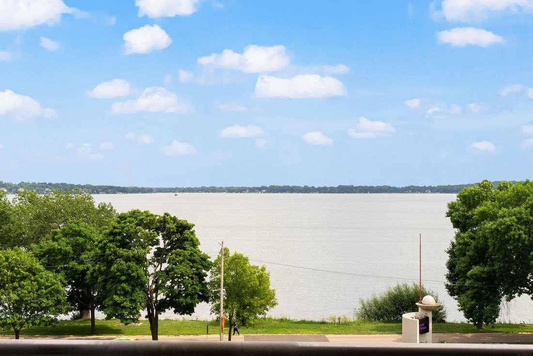 Condo in Madison, Wisconsin, United States 2 - 18394312