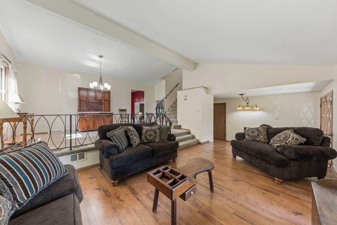 House in Des Plaines, Illinois, United States 5 - 18391684