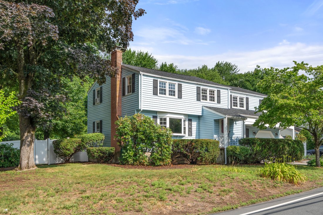 House in Burlington, Massachusetts, United States 2 - 18392995