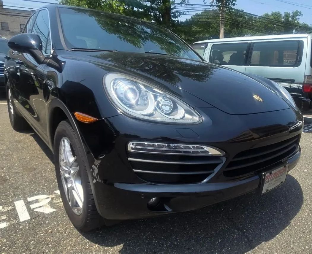 Suv in Newark, NJ, United States 1 - 18397240