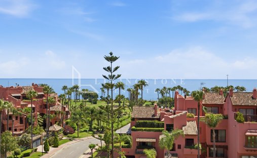 Penthouse in Estepona, Andalusia, Spain 1