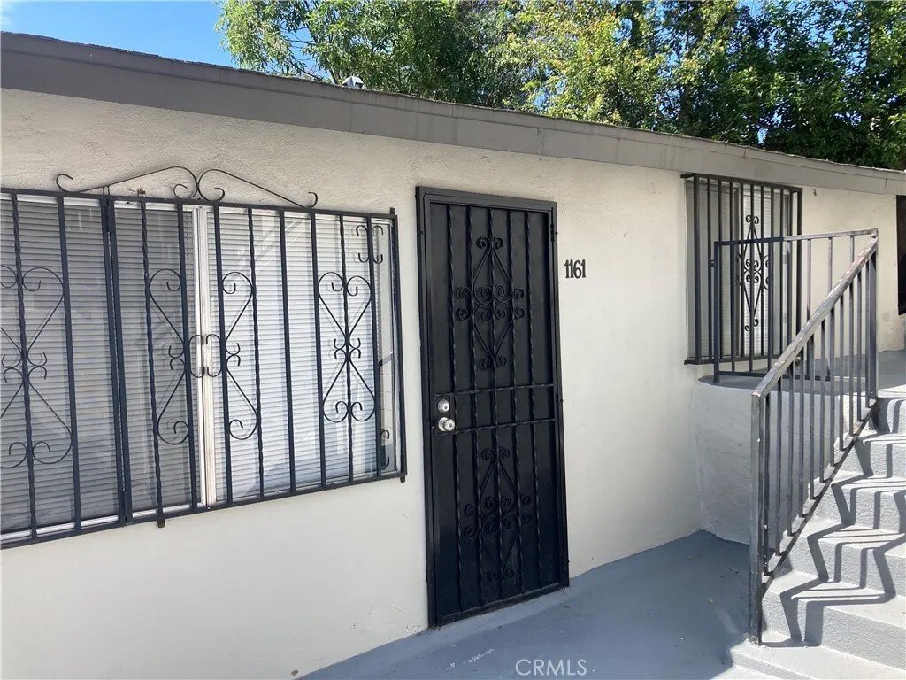 East Los Angeles, California, United States 3 - 18392281