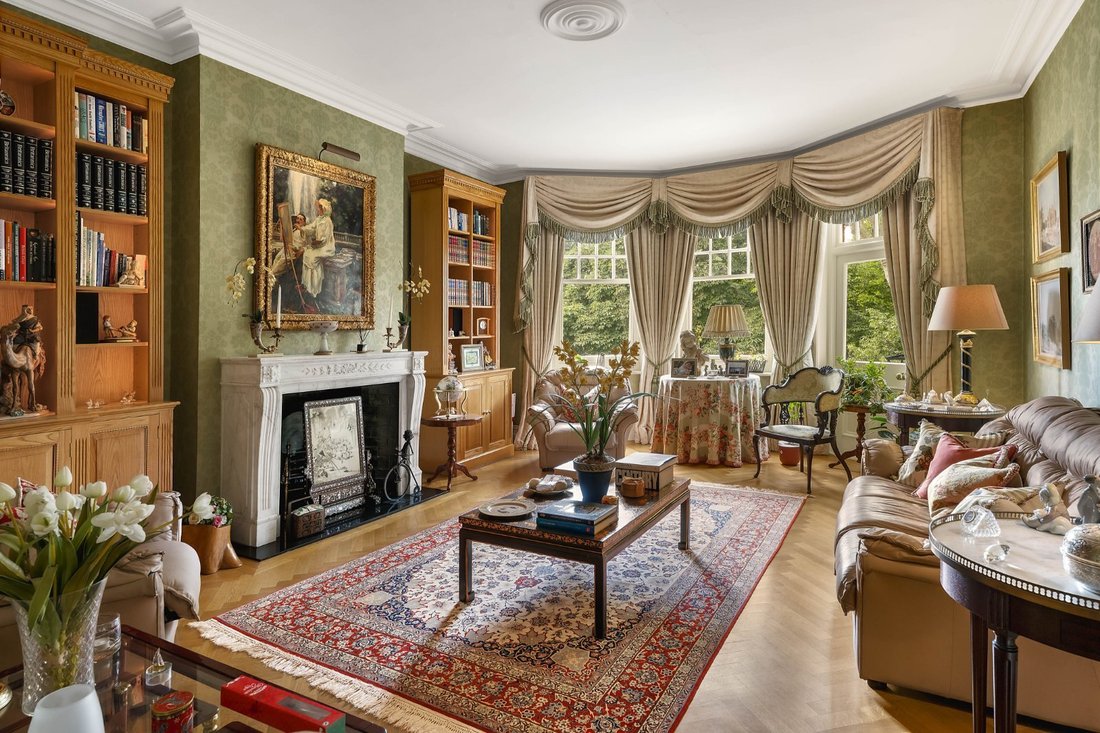 Apartment in Campden Hill, Kensington And Chelsea, England 2 - 18391862