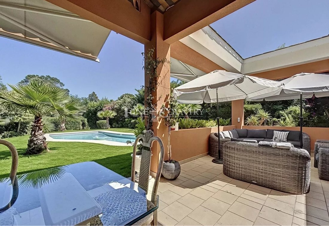 Villa in Le Grand Duc-Minelle, Mandelieu-la-Napoule, France 2 - 15523530