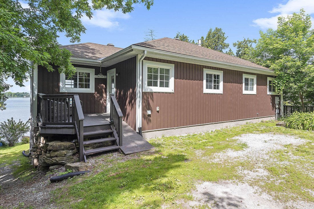 House in Lombardy, Ontario, Canada 1 - 17861958