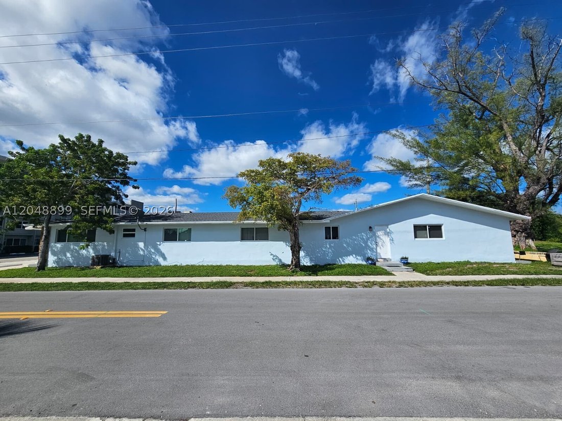 House in Hallandale Beach, Florida, United States 2 - 18396106