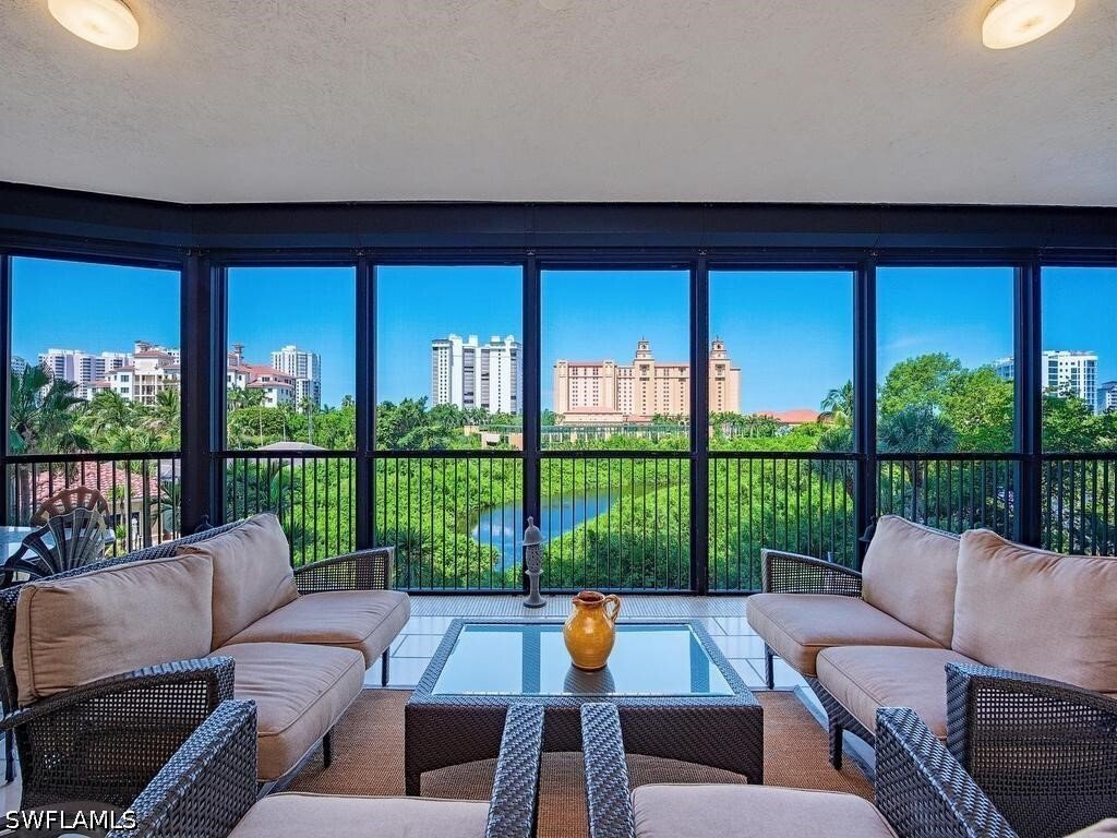 Condo in Naples, Florida, United States 2 - 18395337