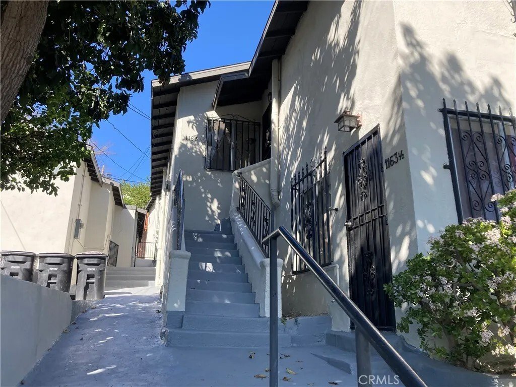 East Los Angeles, California, United States 1 - 18392281