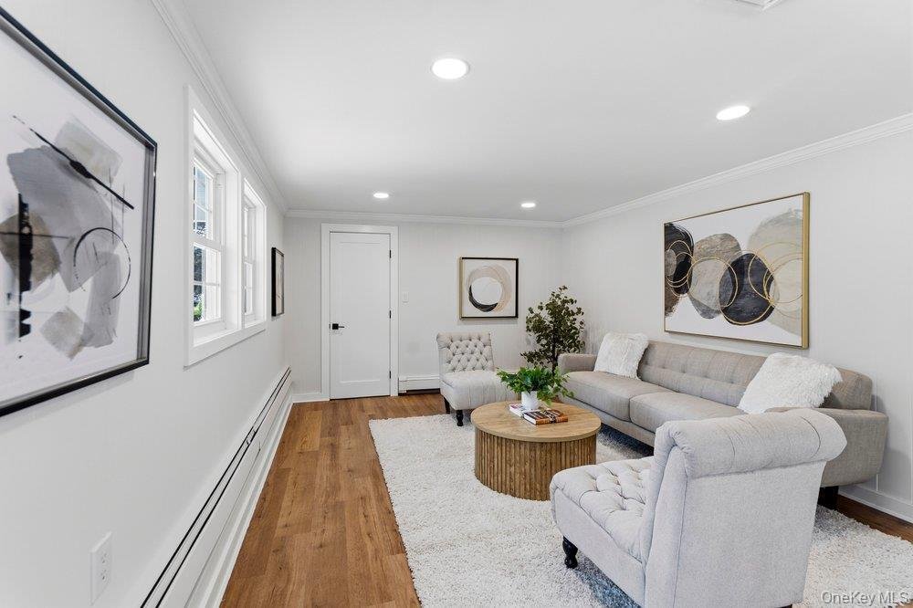House in Old Bethpage, New York, United States 4 - 18396791