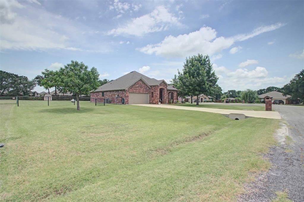 House in Azle, Texas, United States 3 - 18396338