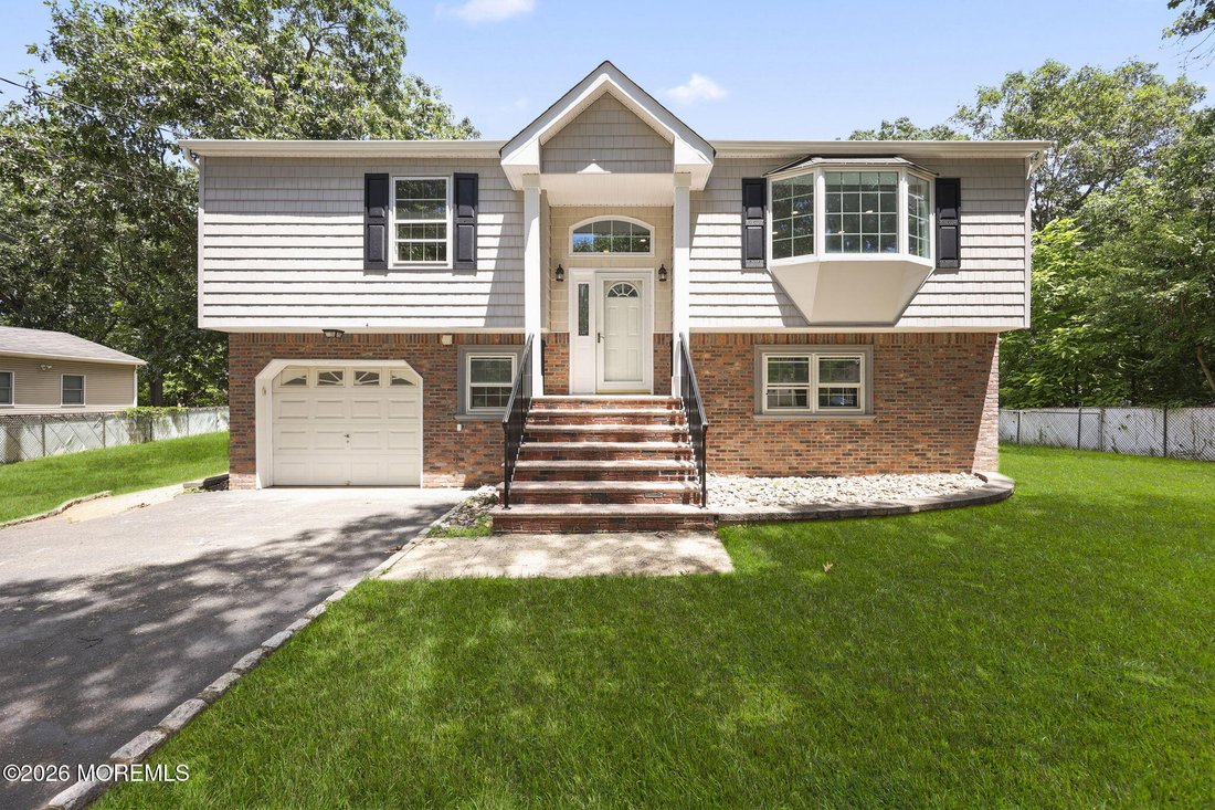 House in Old Bridge Township, New Jersey, United States 1 - 18394434