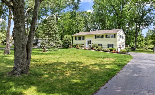 House in Lincroft, New Jersey, United States 1