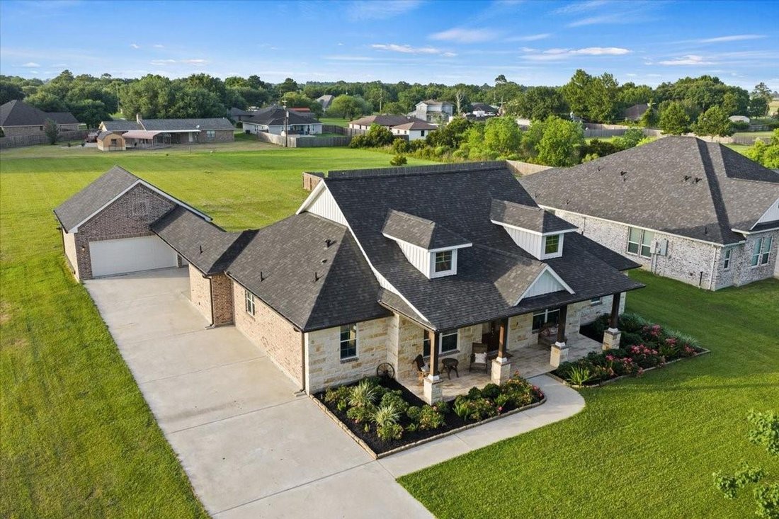 House in Anahuac, Texas, United States 1 - 18396080