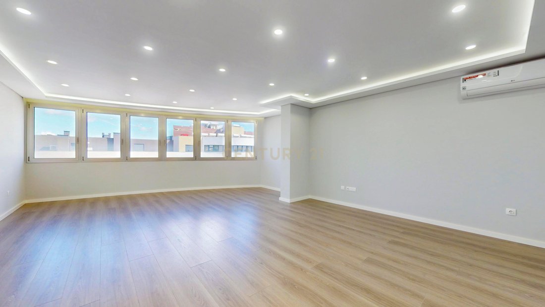 Apartment in Loures, Lisbon, Portugal 5 - 18392557