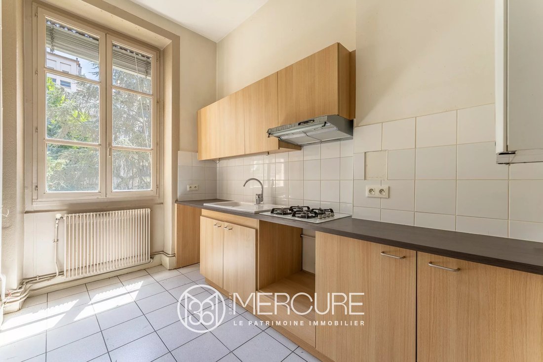 Apartment in La Guillotière Nord, Lyon 3e Arrondissement, Lyon 3 - 18392614