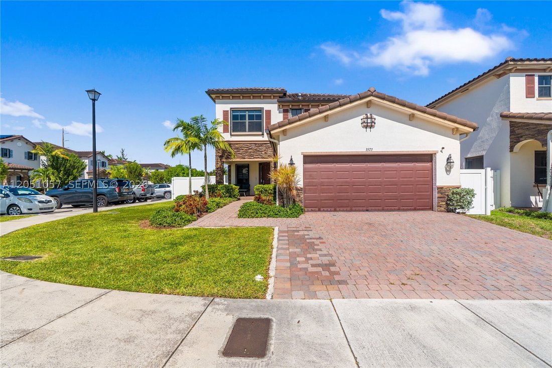 House in Miami Lakes, Florida, United States 3 - 18396196