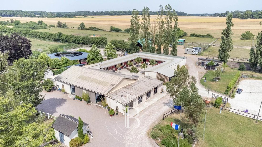 Estate in Saint-Illiers-la-Ville, Ile-de-France, France 3 - 18393308