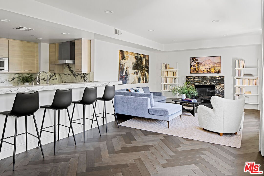 Condo in Los Angeles, California, United States 2 - 18396864