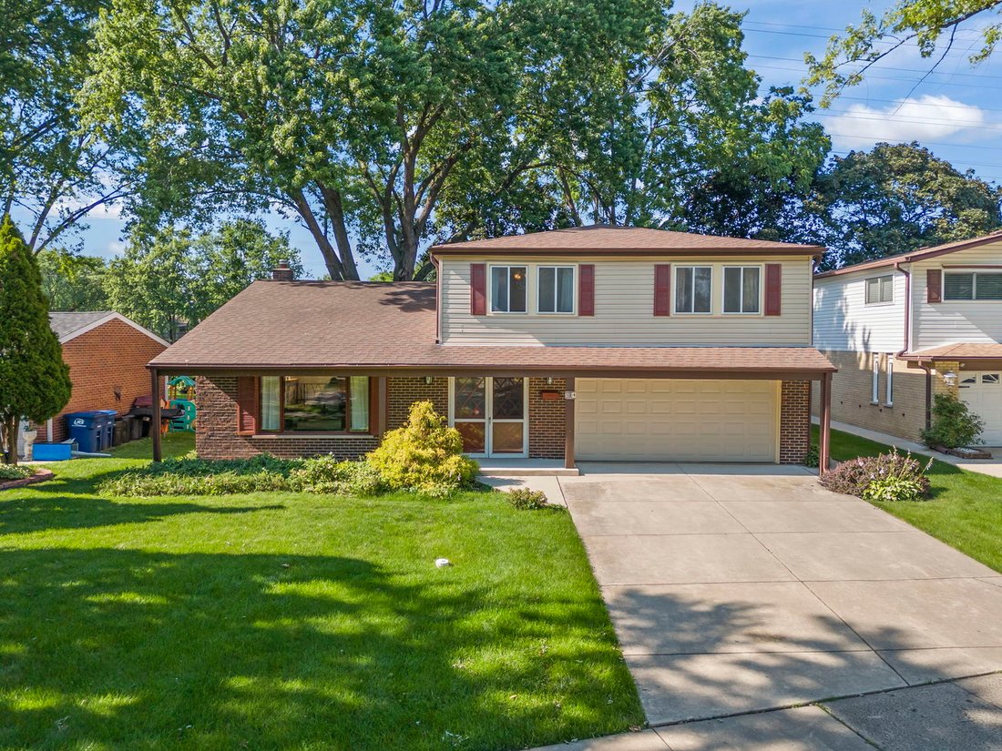 House in Des Plaines, Illinois, United States 1 - 18391684