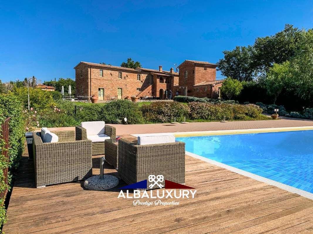 Villa in Foiano della Chiana, Tuscany, Italy 2 - 18380339