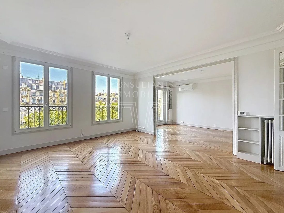 Apartment in Chaillot, Paris 16e Arrondissement, Paris 1 - 18393265