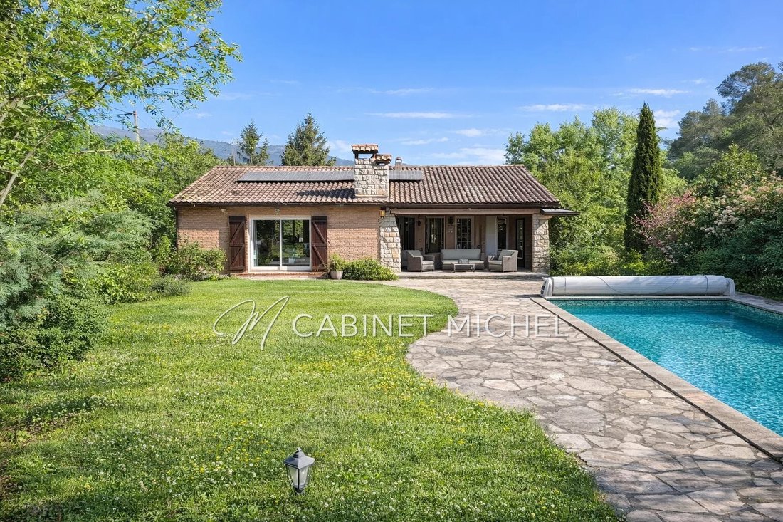 Villa in Nord, Roquefort-les-Pins, France 1 - 18391627