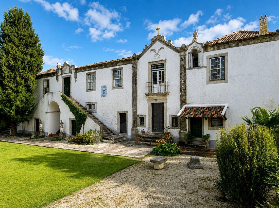 Chateau in Laranjeiro e Feijo, Setubal, Portugal 4 - 18393104