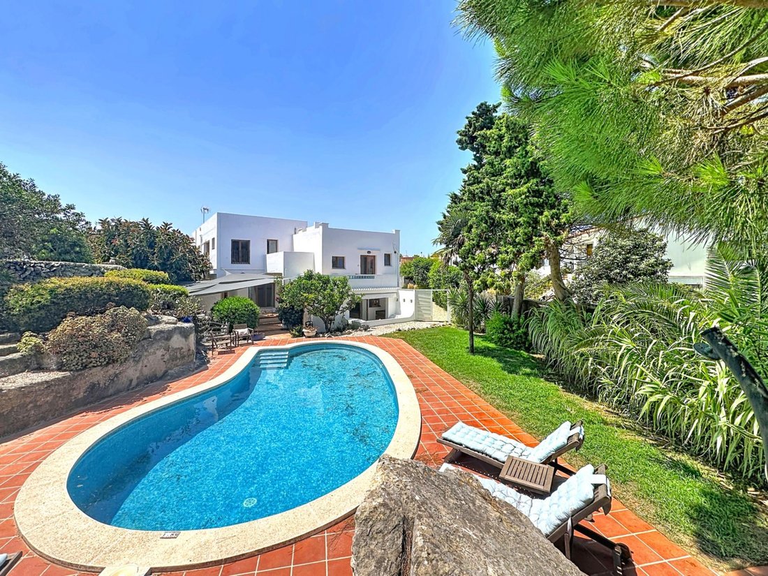 Villa à Es Castell, Îles Baléares, Espagne 1 - 18390746