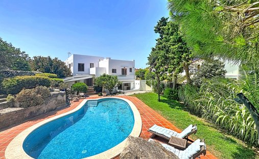 Villa in es Castell, Balearic Islands, Spain 1