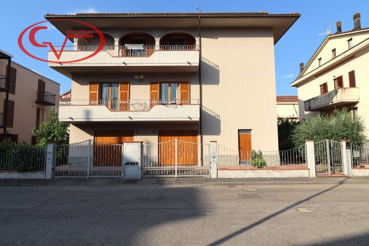 Villa en Stade - Piazza della Repubblica, Montevarchi, Italie 1 - 18397122