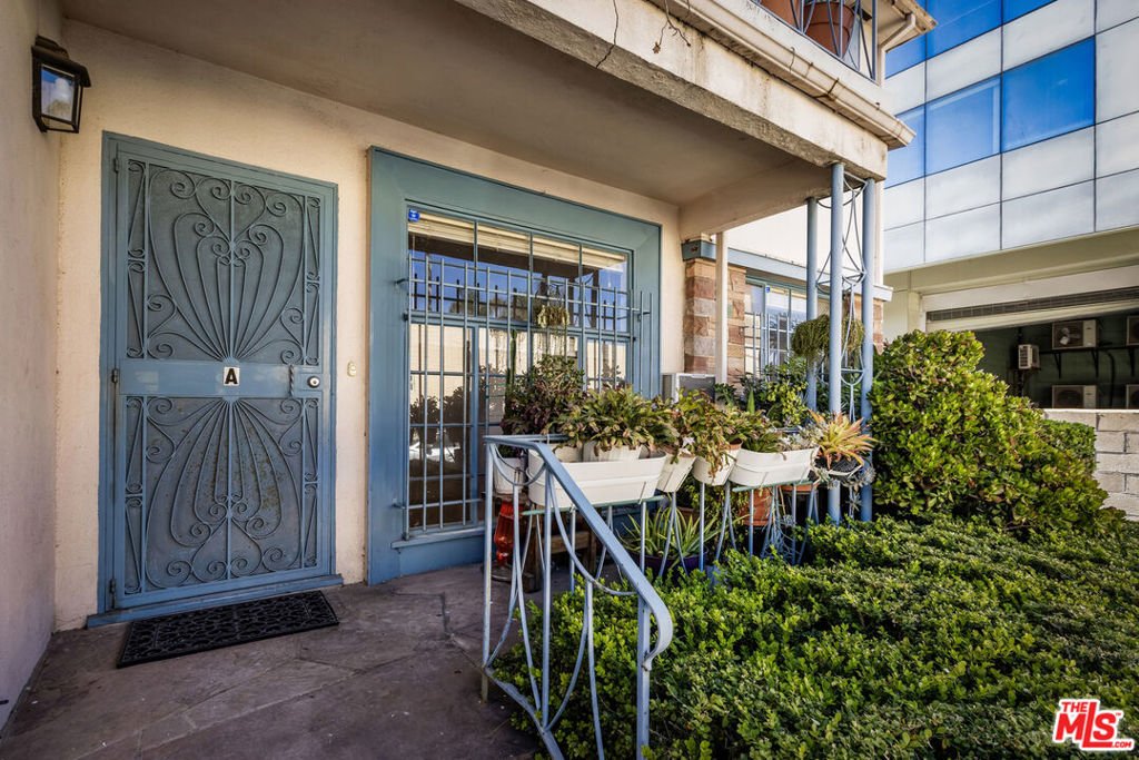Beverly Hills, California, United States 4 - 18395367
