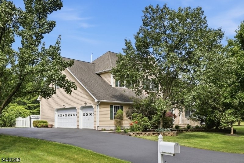 House in Chester, New Jersey, United States 3 - 18395812