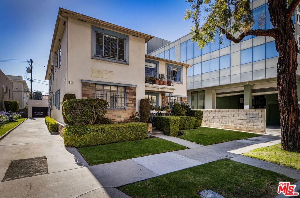 Beverly Hills, California, United States 2 - 18395367