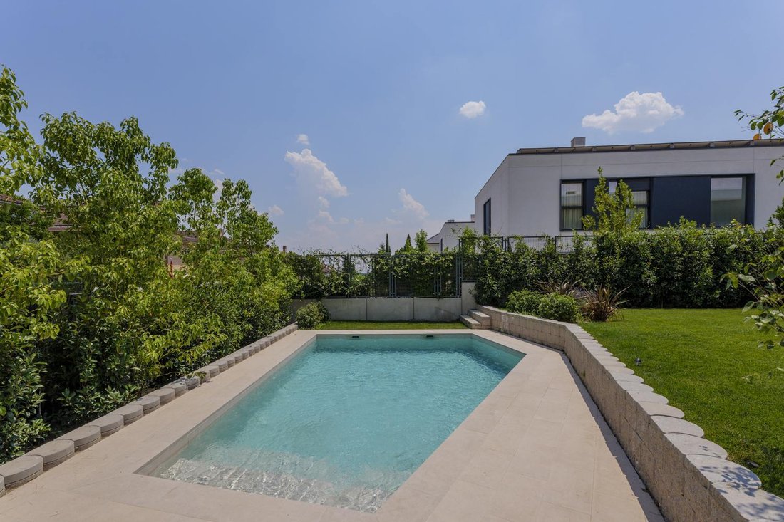Villa in Moncloa-Aravaca, Madrid, Spain 5 - 18390755