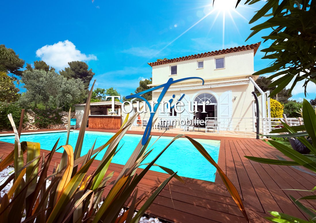 Villa in Nord, Sanary-sur-Mer, France 2 - 17832107