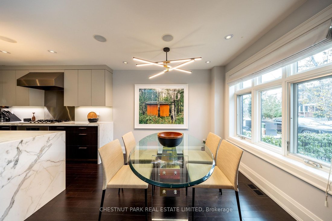 Villa in Toronto, Ontario, Canada 4 - 18393057