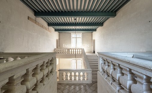 Chateau in Vieux-Mareuil, Mareuil en Perigord, France 1