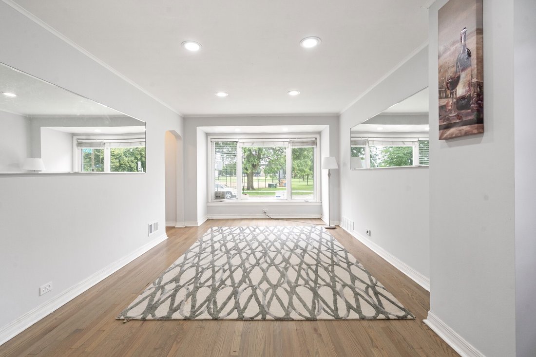 House in Chicago, Illinois, United States 5 - 18391672