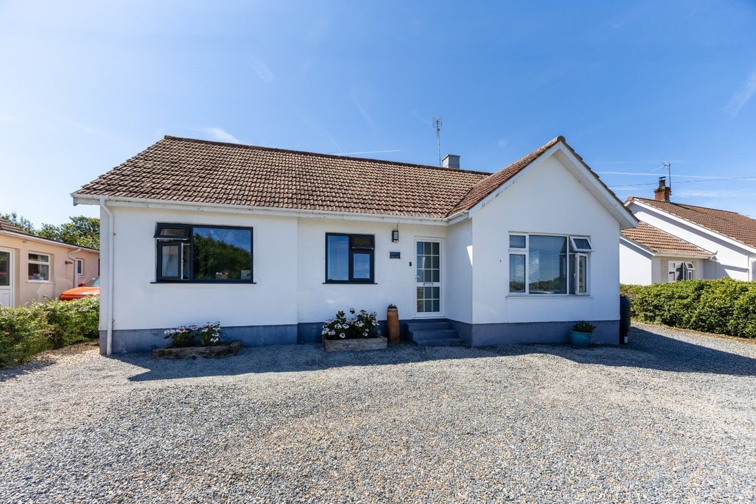 Bungalow in United Kingdom 1 - 18394112