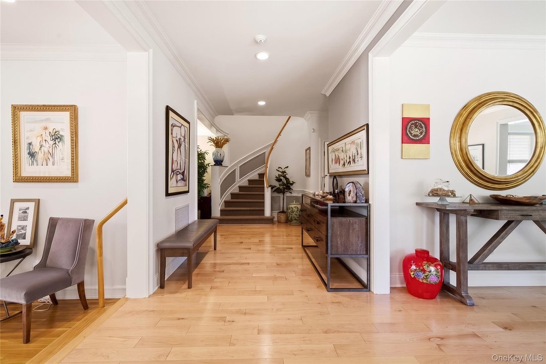 Condo in Roslyn, New York, United States 2 - 18359156