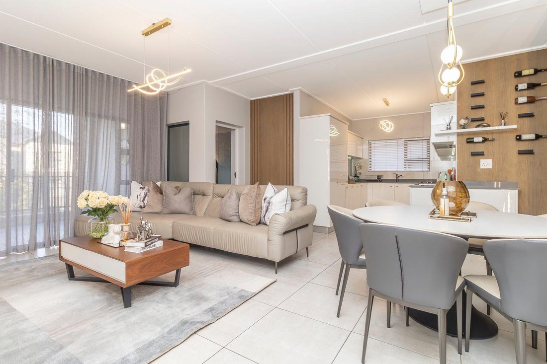 Apartment in Halfway House Estate, Gauteng, South Africa 2 - 18391678