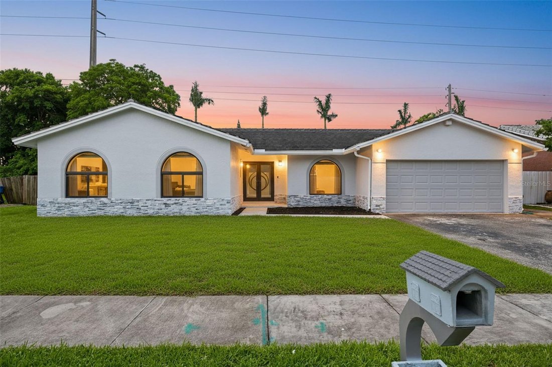 House in West Miami, Florida, United States 1 - 18395067