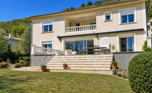 Villa in Le Bar-sur-Loup, Provence-Alpes-Côte d'Azur, France 1