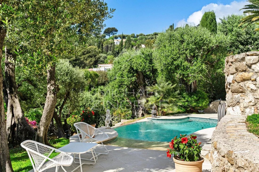 Villa in Village-Cros de Caste-Coupiere-Mont Gros, Roquebrune-Cap-Martin, France 4 - 17408662
